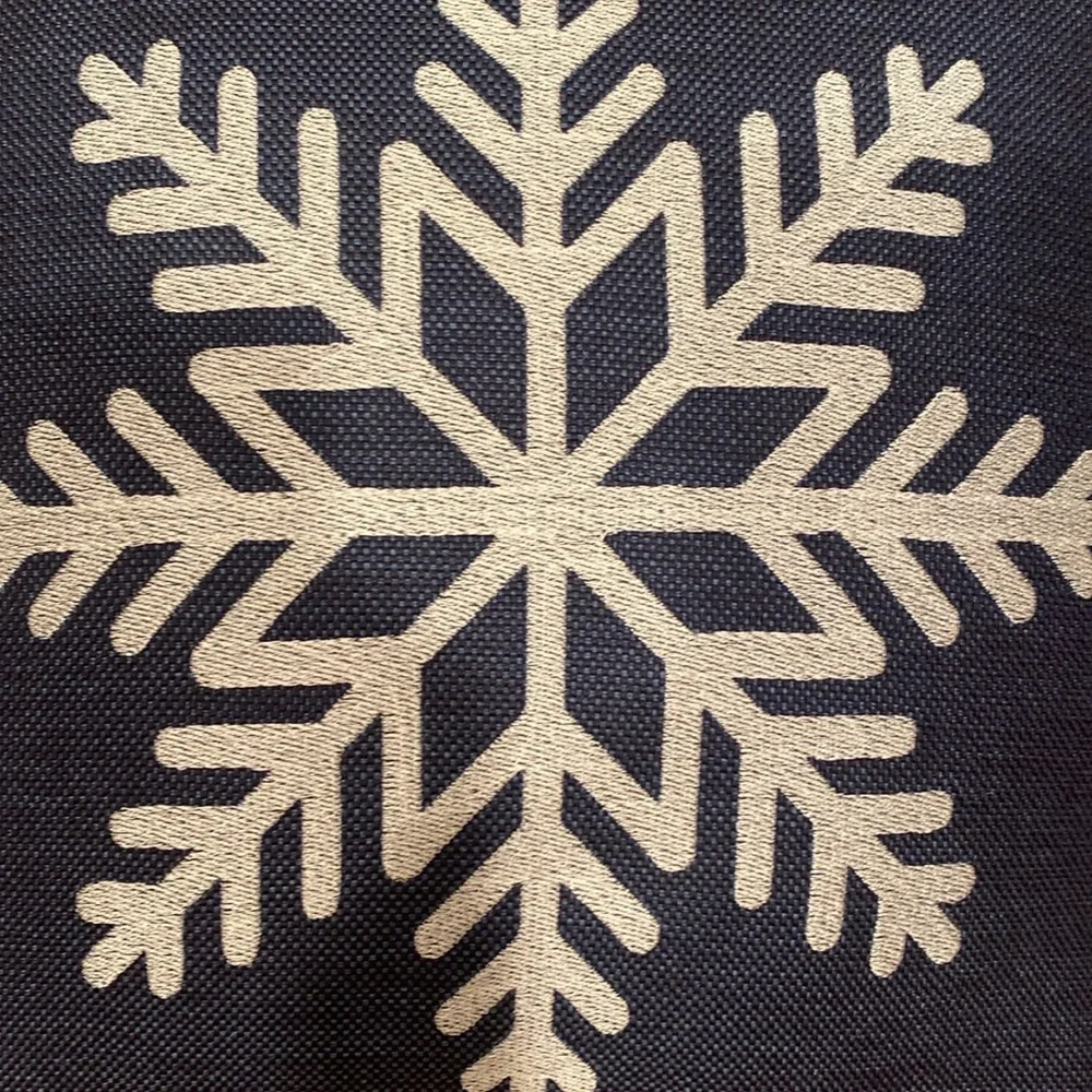 Snowflake outdoor pillow in navy/white